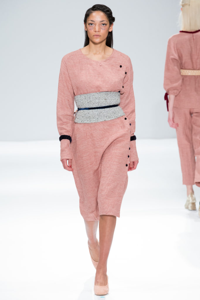 SABINNA catwalk show s004 (A/W 2017/18) look 17