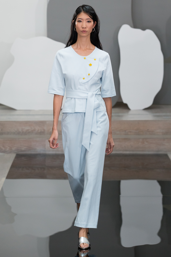 SABINNA catwalk show s005 (S/S 2018) look 1